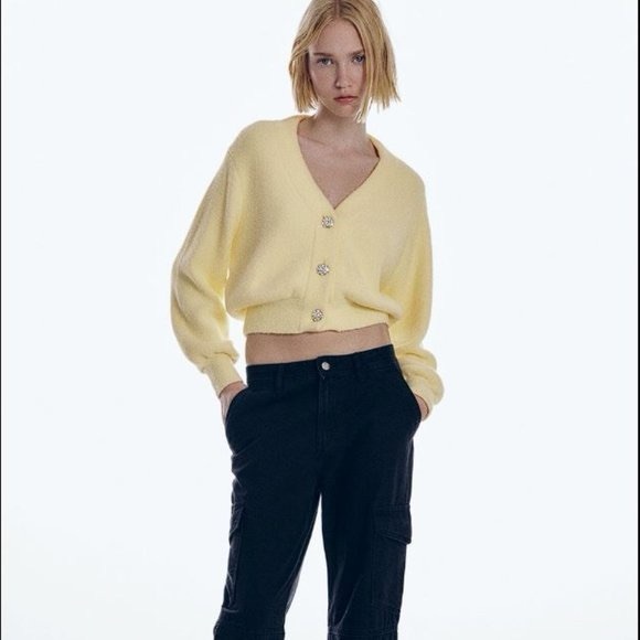 NWT Zara Butter Yellow Soft Cardigan Crystal Brooch Buttons 2025 color the year - Picture 4 of 11